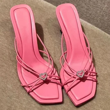 2023 Новые Розовые кожаные женские тапочки с Перекрестным тонким ремешком, Пляжная летняя обувь с хрустальной пряжкой, Белые свадебные туфли на высоком каблуке, слайды