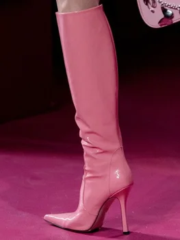  Розовые кожаные сапоги до колена, Пикантные женские сапоги на высоком тонком каблуке с острым носком и молнией, модные для подиума, обувь на заказ